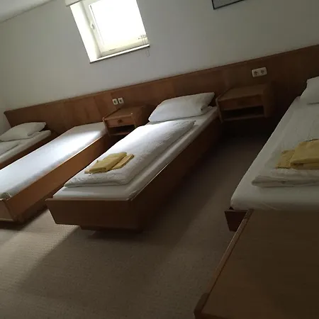 Apartamento Gastehaus Viktoria *