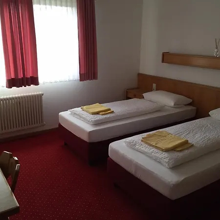 Gastehaus Viktoria Apartamento *