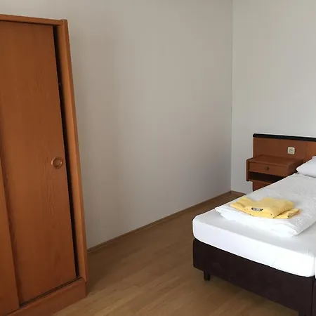 Gastehaus Viktoria Apartamento Hohenbrunn